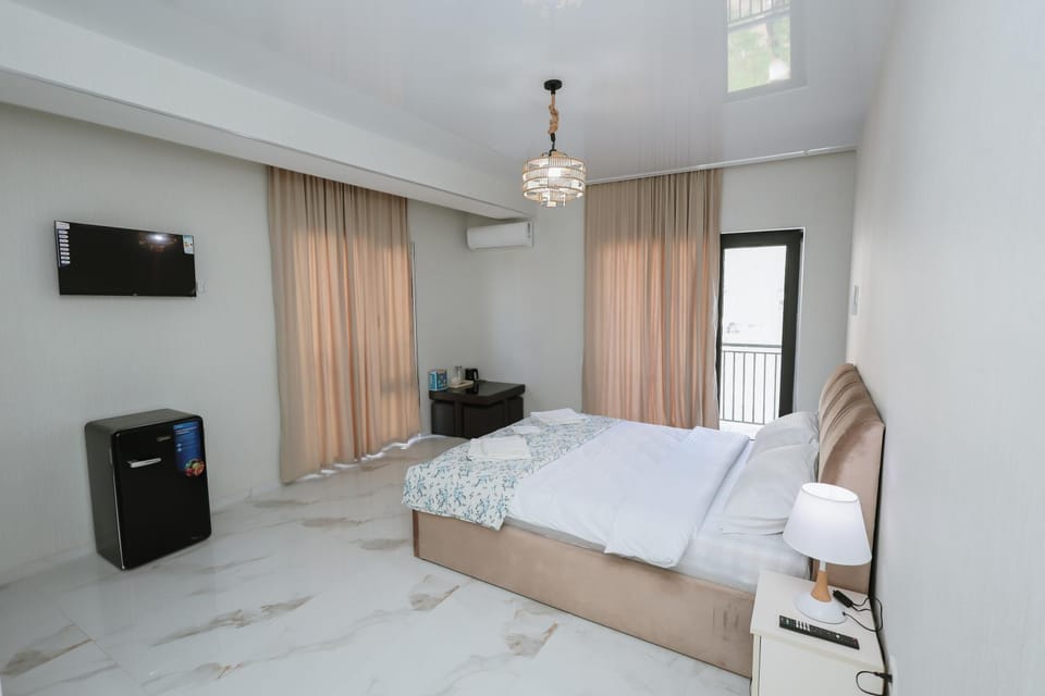 Photo of the whole room, Bedroom