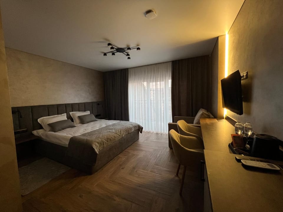 Bed, TV and multimedia, Photo of the whole room, Seating area