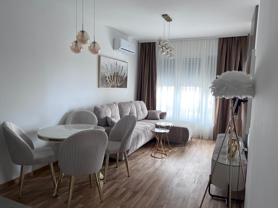 Golden Lux Apartment Apartment in Serbia