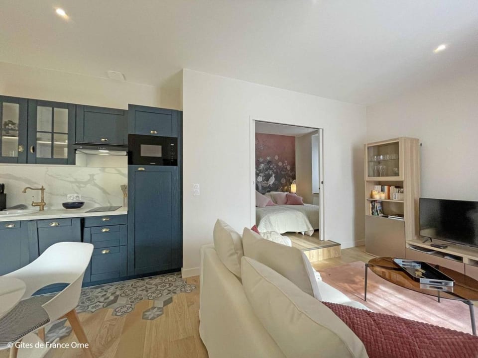 Kitchen or kitchenette, Living room, Dining area