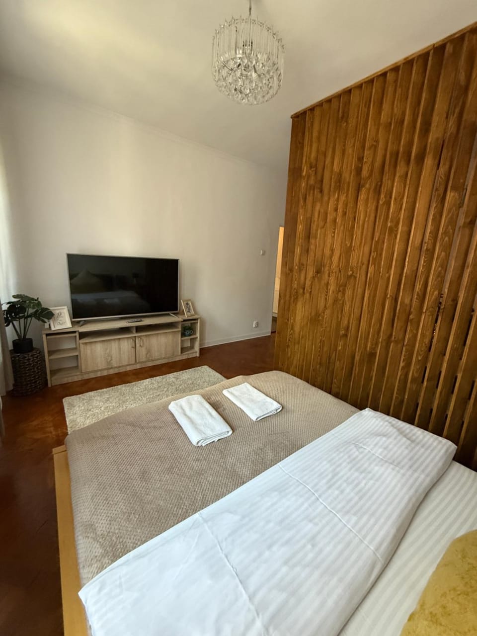 Communal lounge/ TV room, Bed, TV and multimedia, Photo of the whole room, Evening entertainment, Bedroom, towels