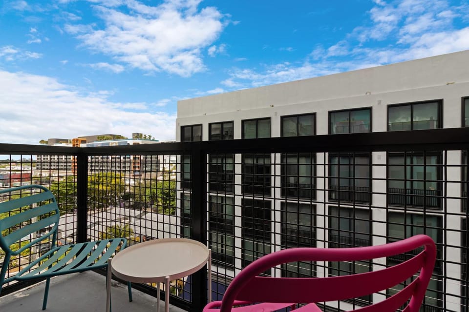 Voy House Wynwood with Rooftop Pool Apartment in Miami