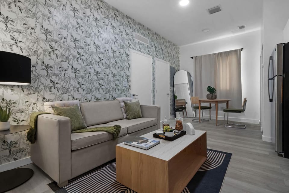 Voy House Wynwood with Rooftop Pool Apartment in Miami