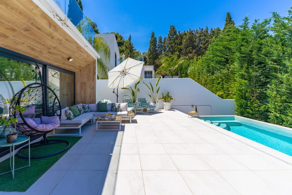 Patio, Spring, Day, Natural landscape, Summer, Garden, View (from property/room), Balcony/Terrace, Garden view, Pool view, Swimming pool, sunbed