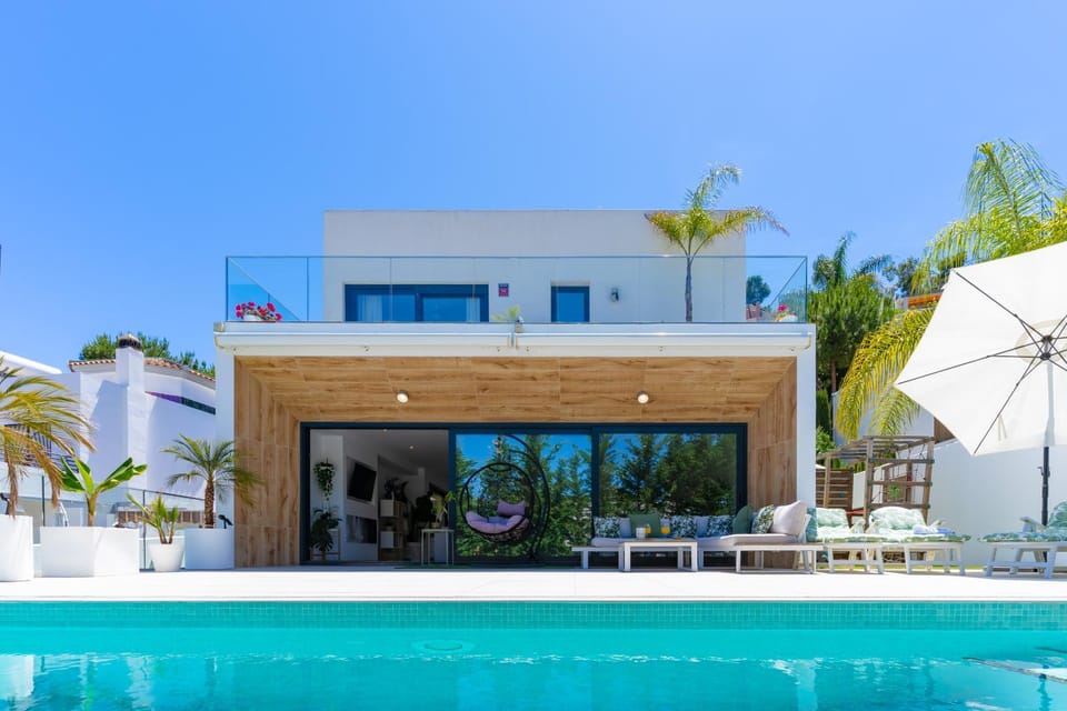 Property building, Patio, Spring, Day, Summer, Pool view, Swimming pool, sunbed