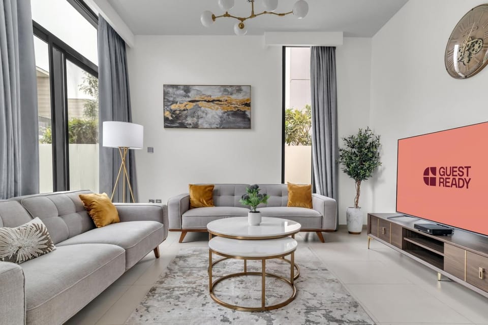 GuestReady - 4BR Villa | Family Community Villa in Dubai