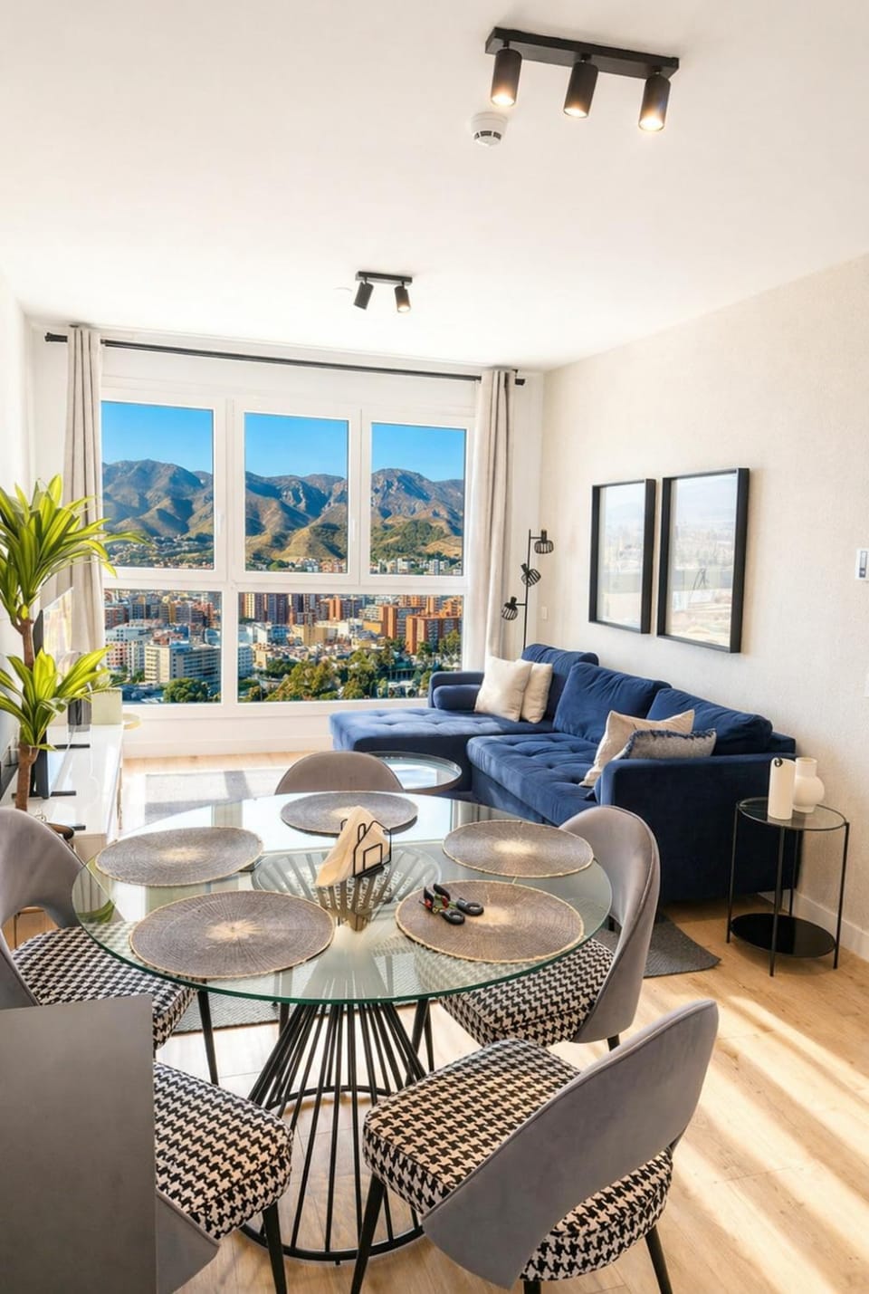 Malaga Eye - Pool Gym & Parking FREE Apartment in Malaga