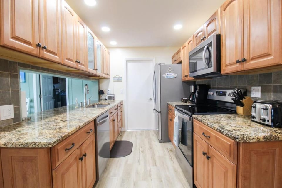 Kitchen or kitchenette, oven
