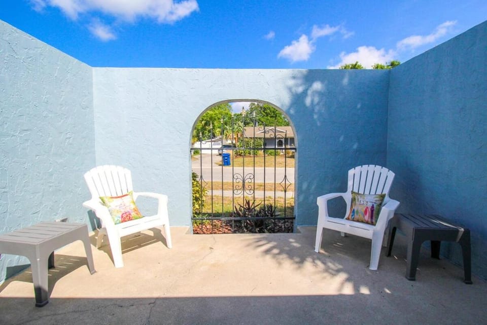 Patio, Day
