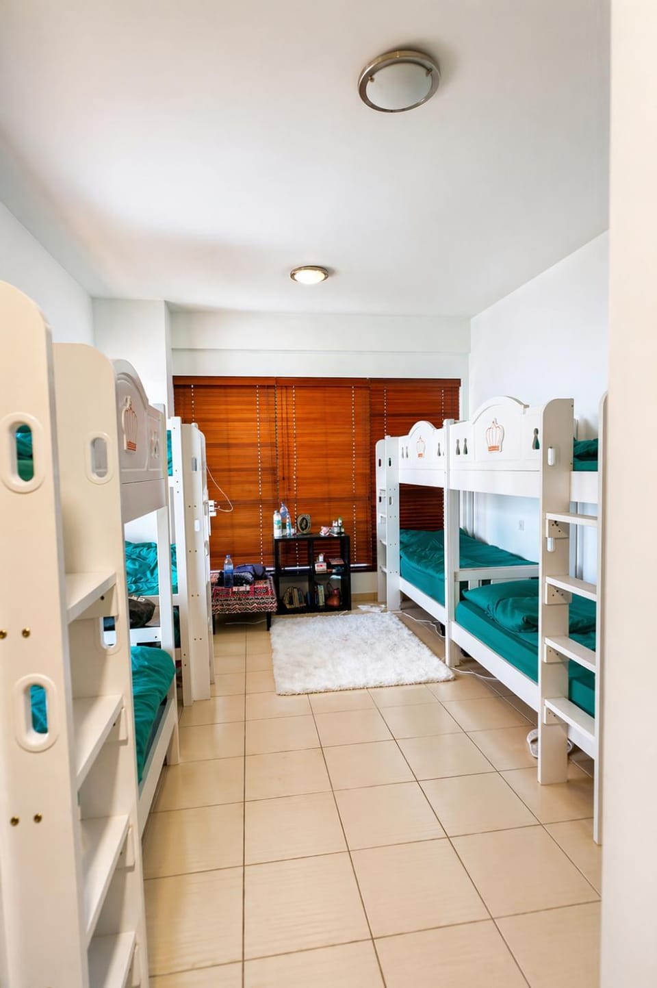 Premium JBR Hostel with Sea View Apartment in Dubai