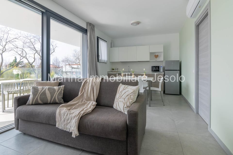 Living room, Dining area, Breakfast, Dinner