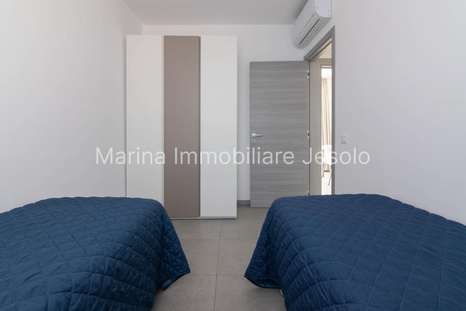Bed, wardrobe