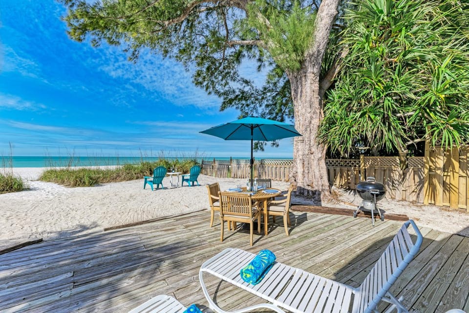Fins to the Right - On the Gulf of Mexico! Beach! House in Holmes Beach