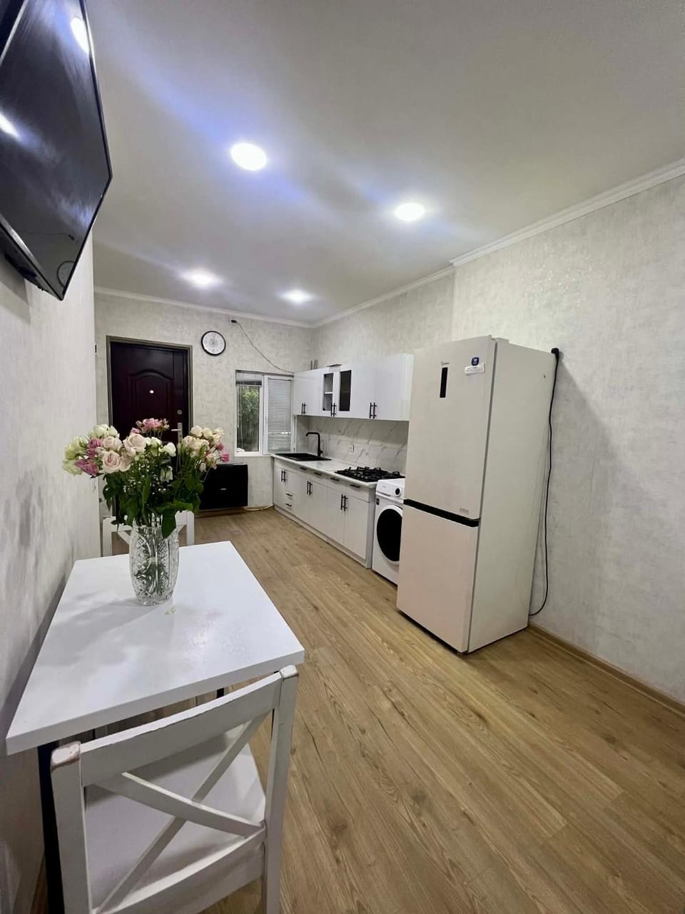 Kitchen or kitchenette, Living room, kitchen