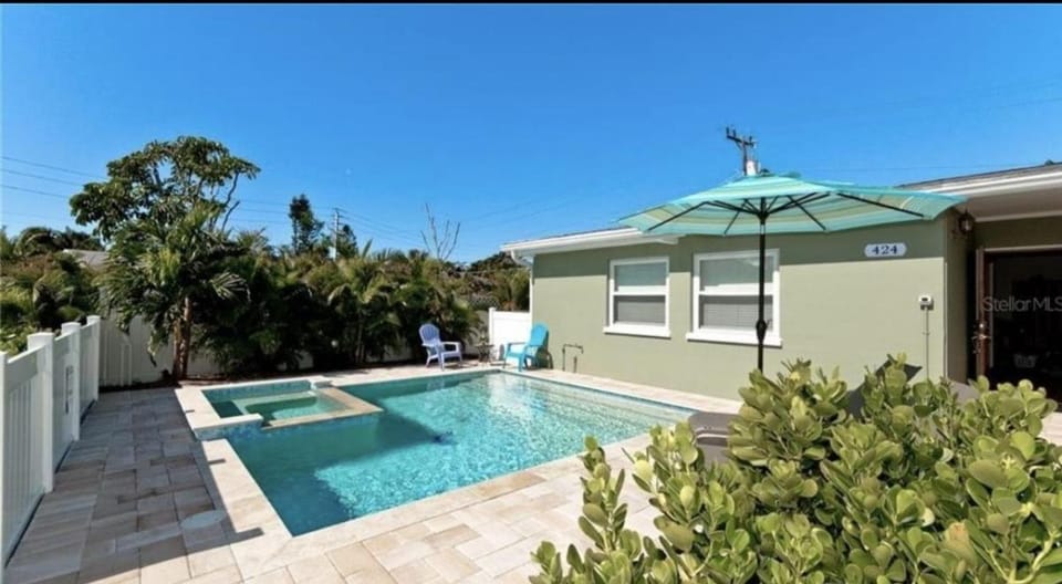 Island Delight by Anna Maria Life Vacation Rentals House in Holmes Beach
