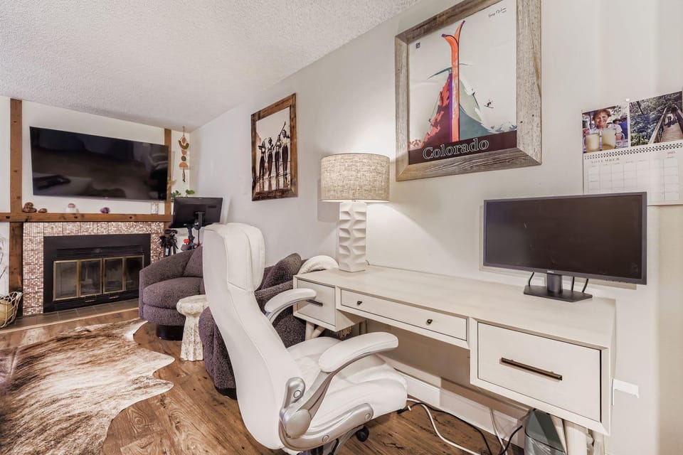 Frisco Hotspot-Hot tub&More Sleeps 4 House in Frisco