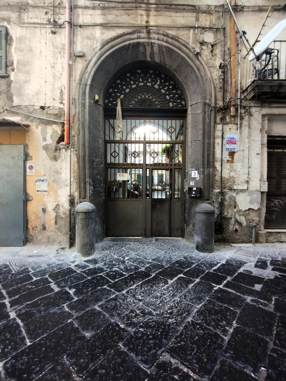 Property building, Facade/entrance