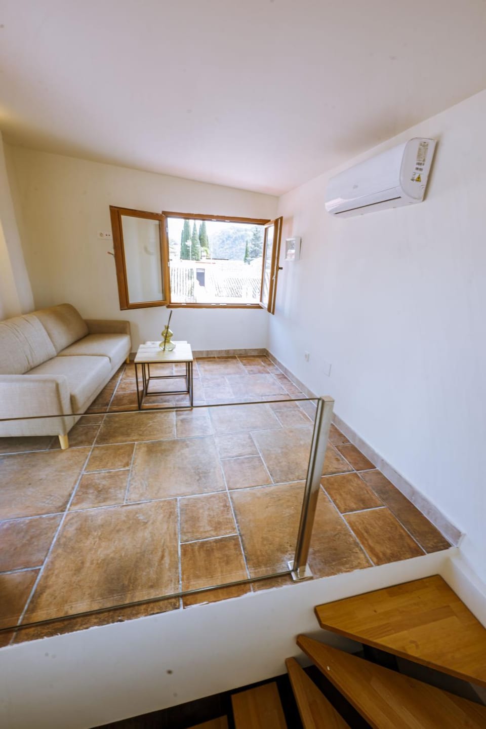 Living room, Seating area, air conditioner