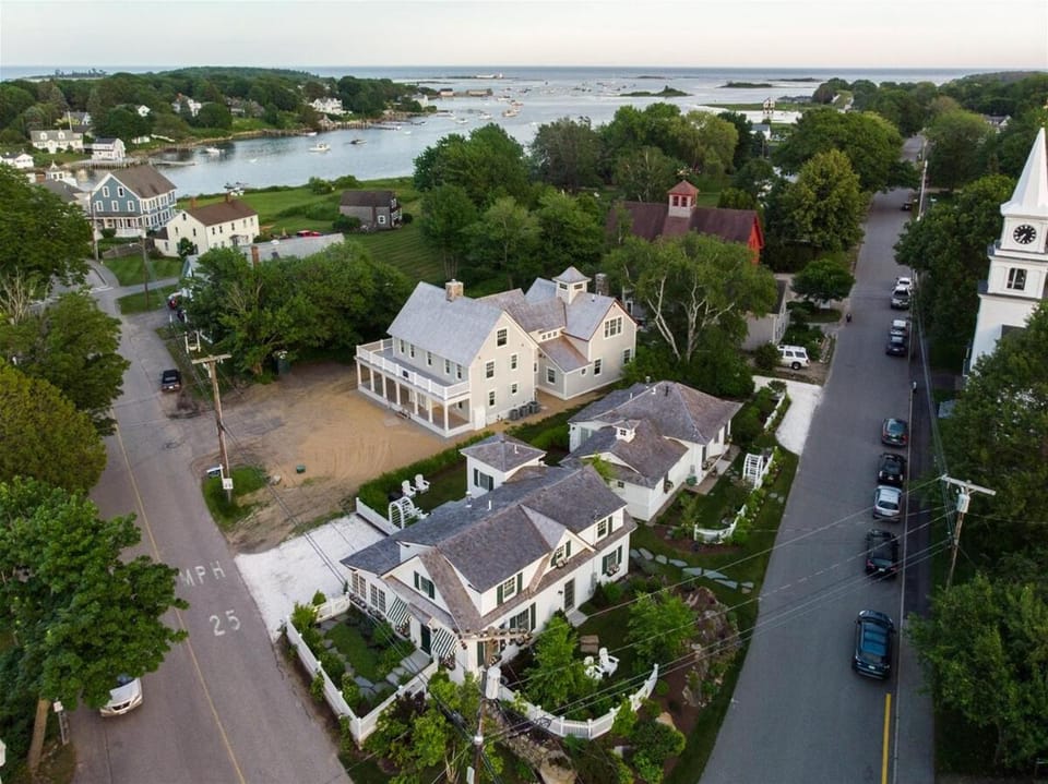 Captains Cottage 3 Bedroom 3,5 Bathroom in Cape Porpoise House in Cape Porpoise