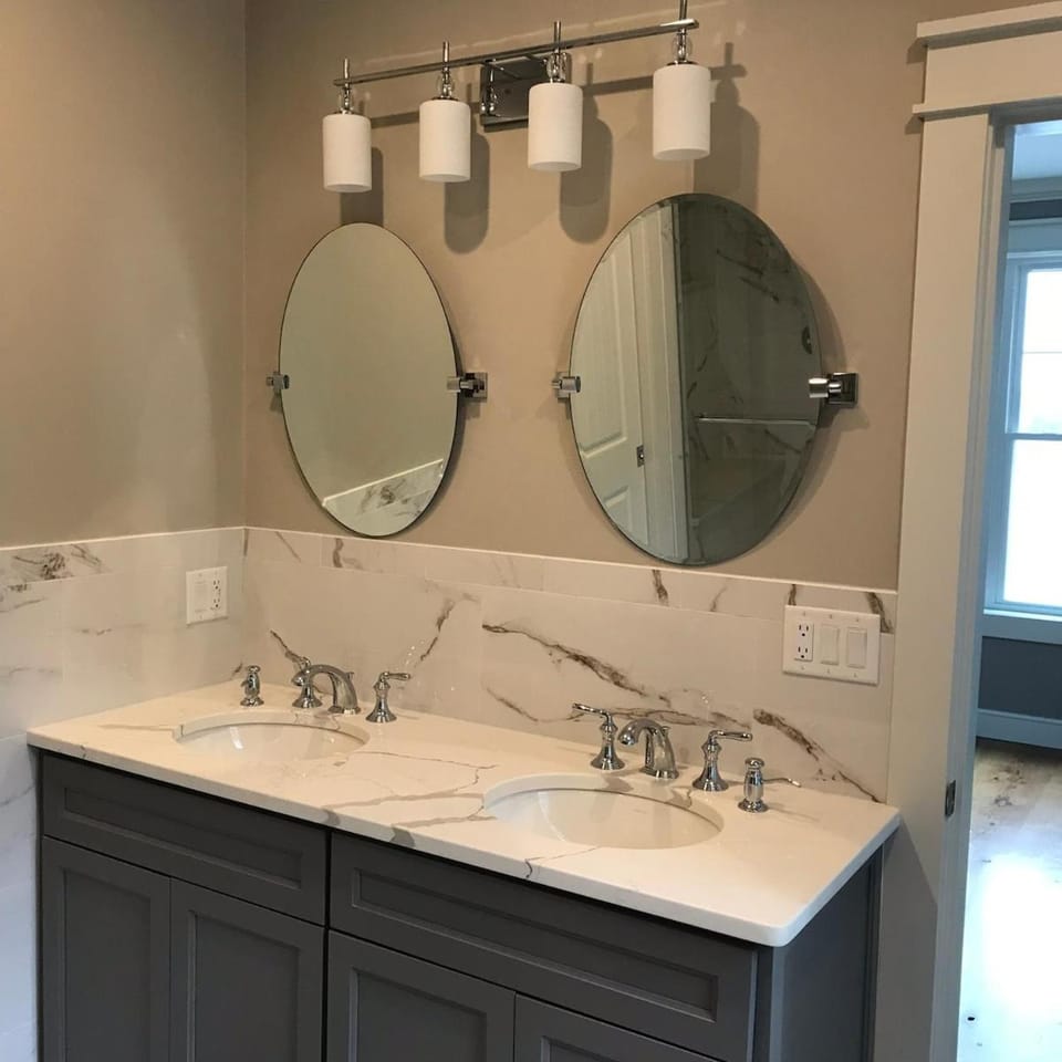 Villa 2 -Luxury 5 BDRM 5 Bath on Lake Winni Meredith Bay House in Meredith