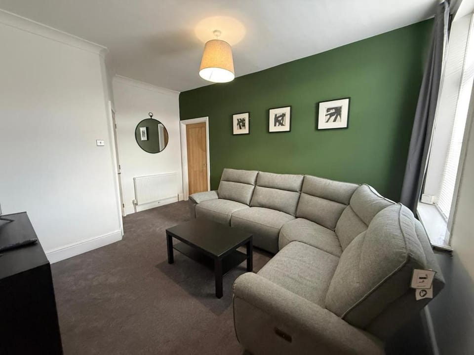 NEW Faraday-luxurious 3 Bedroom 4 Beds Sleeps 7 Contractor Stay Apartment in Gateshead