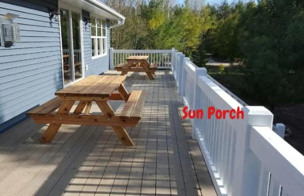 Lawler Guest House - Blue House in Door County