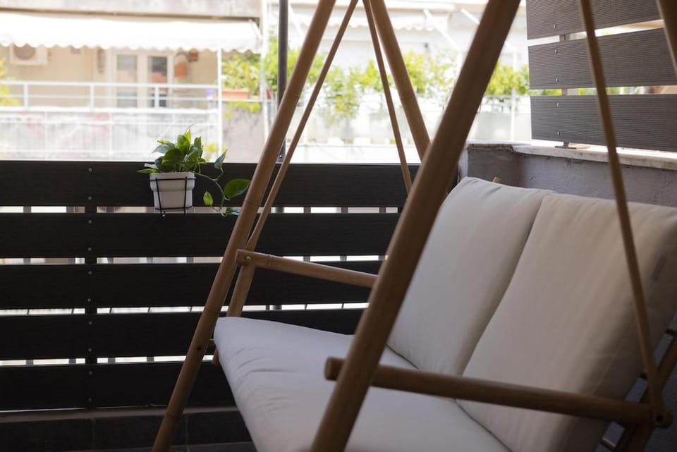 Ancient Agora Wood Living Apartment in Thessaloniki