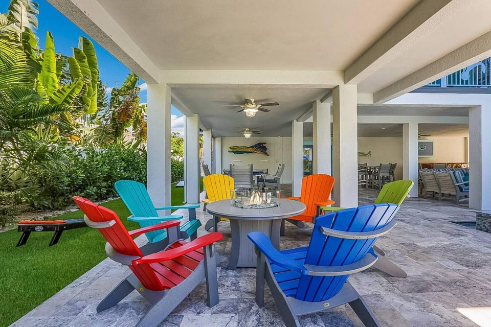 Manatee Lookout - Canal Front, Pool, Spa, Dock, Putting Green by Anna Maria Life Vacation Rentals House in Holmes Beach