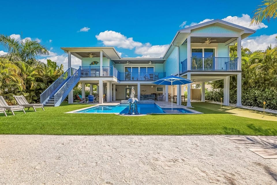Manatee Lookout - Canal Front, Pool, Spa, Dock, Putting Green by Anna Maria Life Vacation Rentals House in Holmes Beach