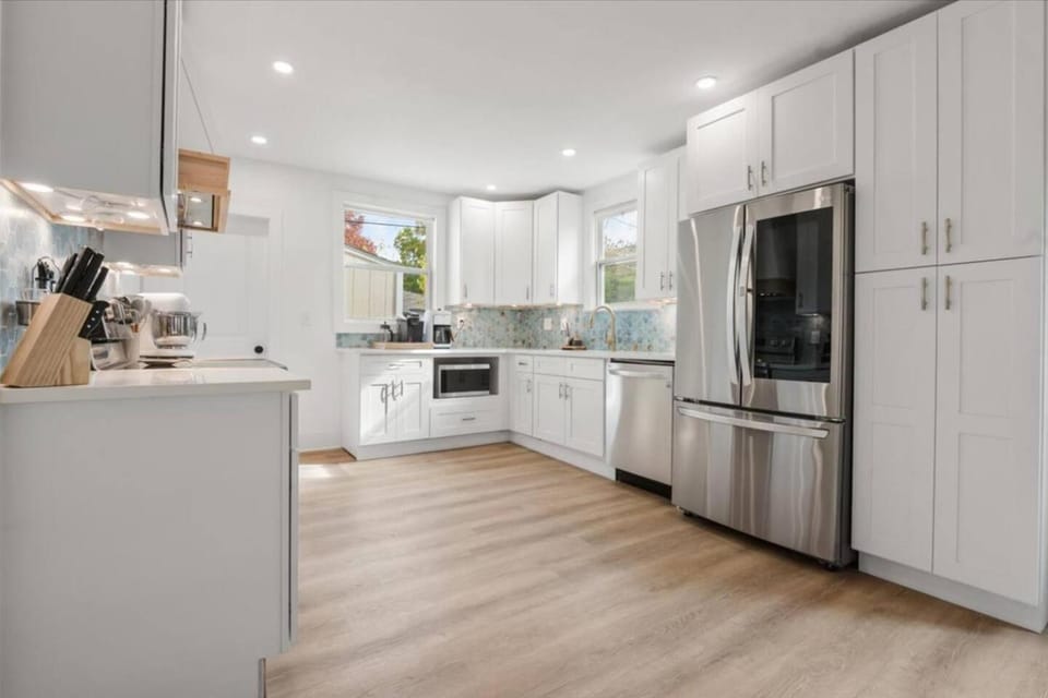 Kitchen or kitchenette, kitchen