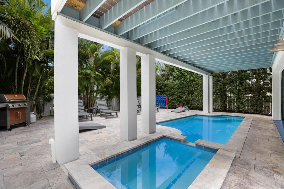 Meant to Be - 1 Block to Beach! North End! Pool & Spa,Loaded Game Room by Anna Maria Life House in Anna Maria Island