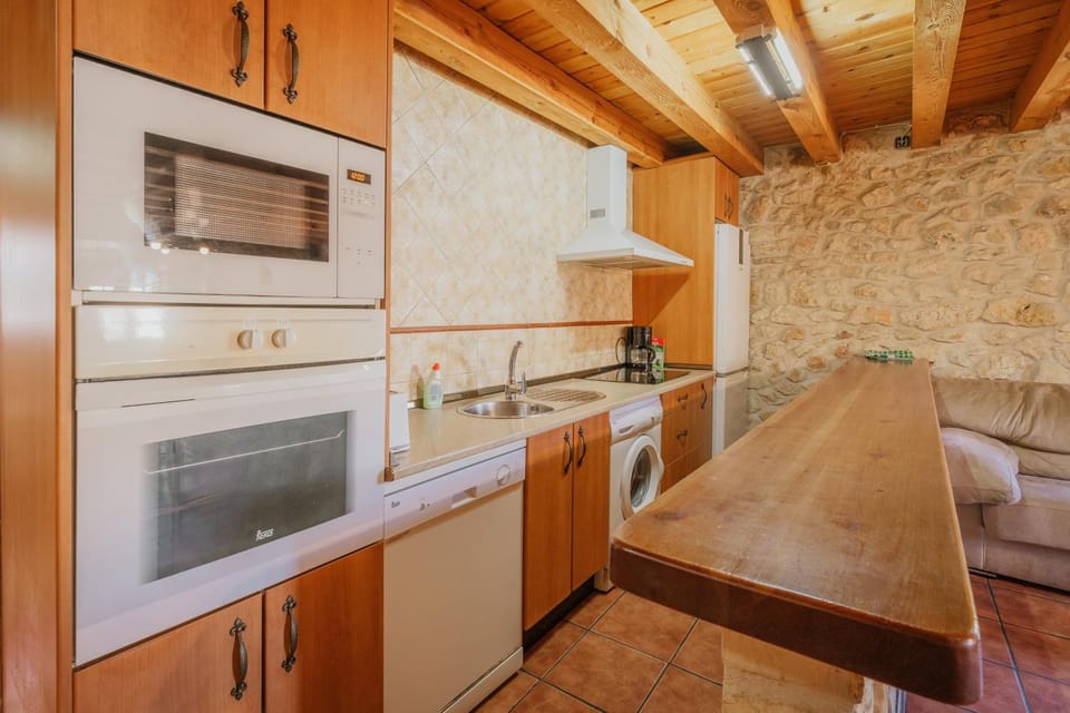 Property building, Kitchen or kitchenette, Living room