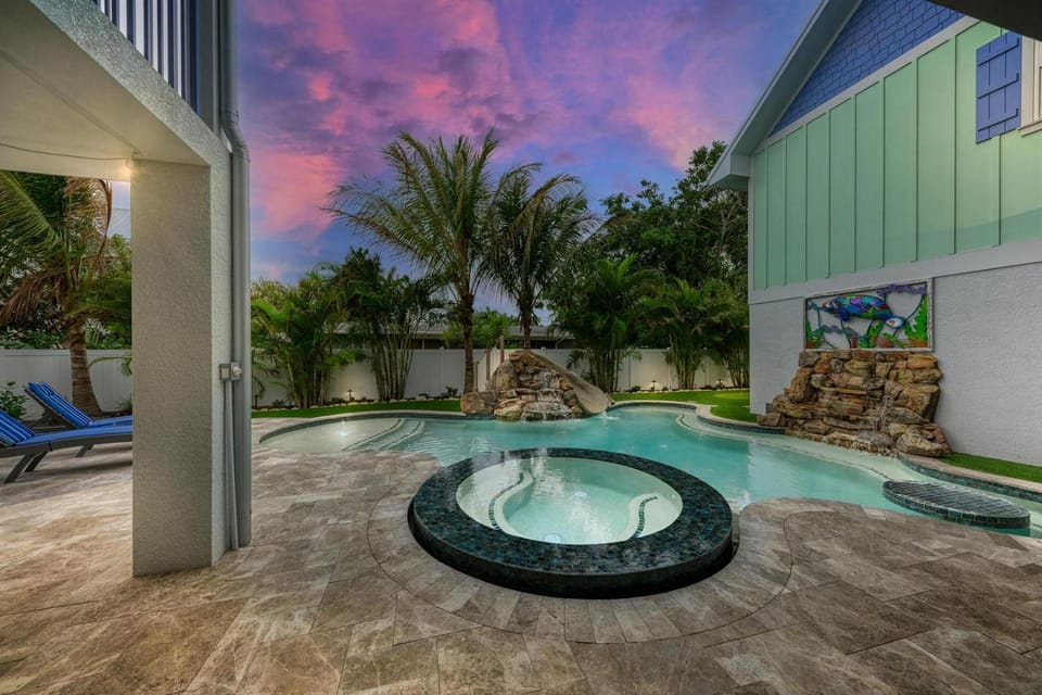No R-Egrets - 1 Block to Beach! Pool Game Room by Anna Maria Life Vacation Rentals House in Holmes Beach