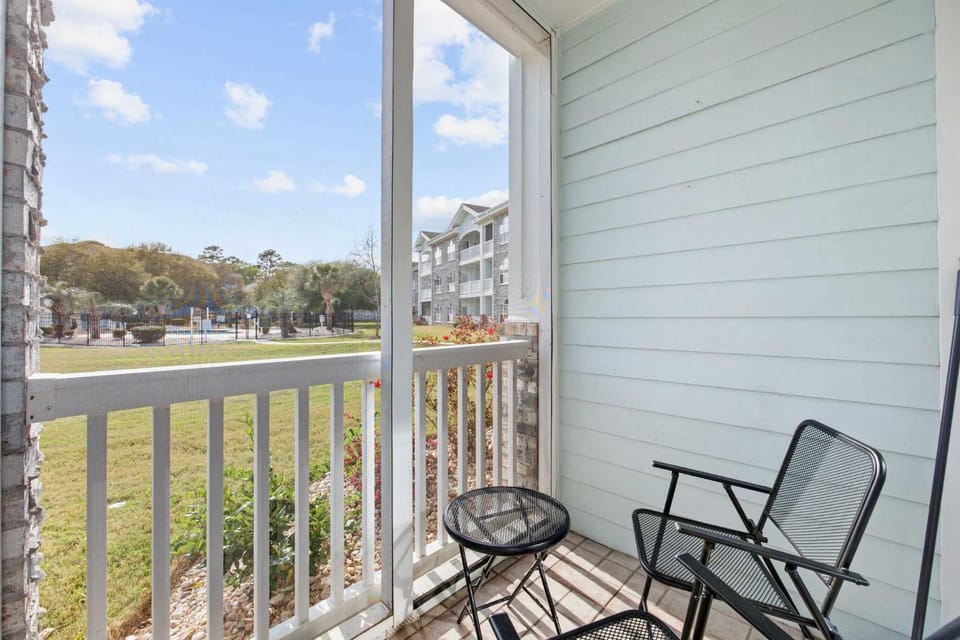 Fairway Breeze Retreat with Pond and Golf Views Apartment in Carolina Forest