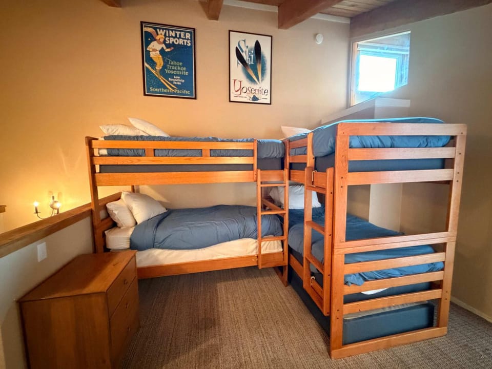 MSRC91 - Cozy Ski Condo Walk to Canyon Lodge House in Mammoth Lakes