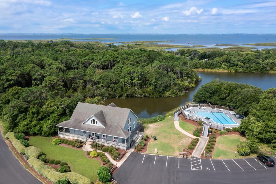 Jewel of the Deep Village OBX House in Corolla
