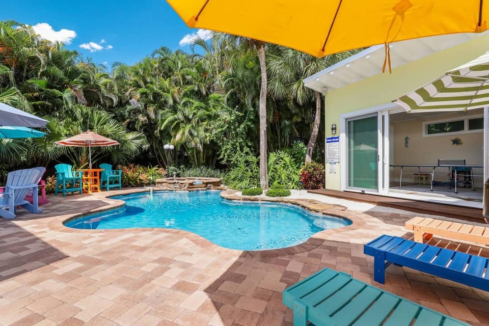 Rainbow Fish by Anna Maria Life Vacation Rentals House in Holmes Beach