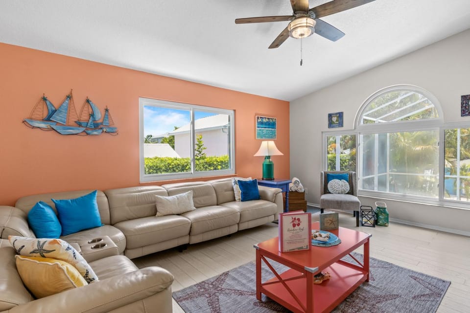 Rainbow Reef - Close to Bean Point, Pool, Game Room by Anna Maria Life Vacation Rentals House in Anna Maria Island
