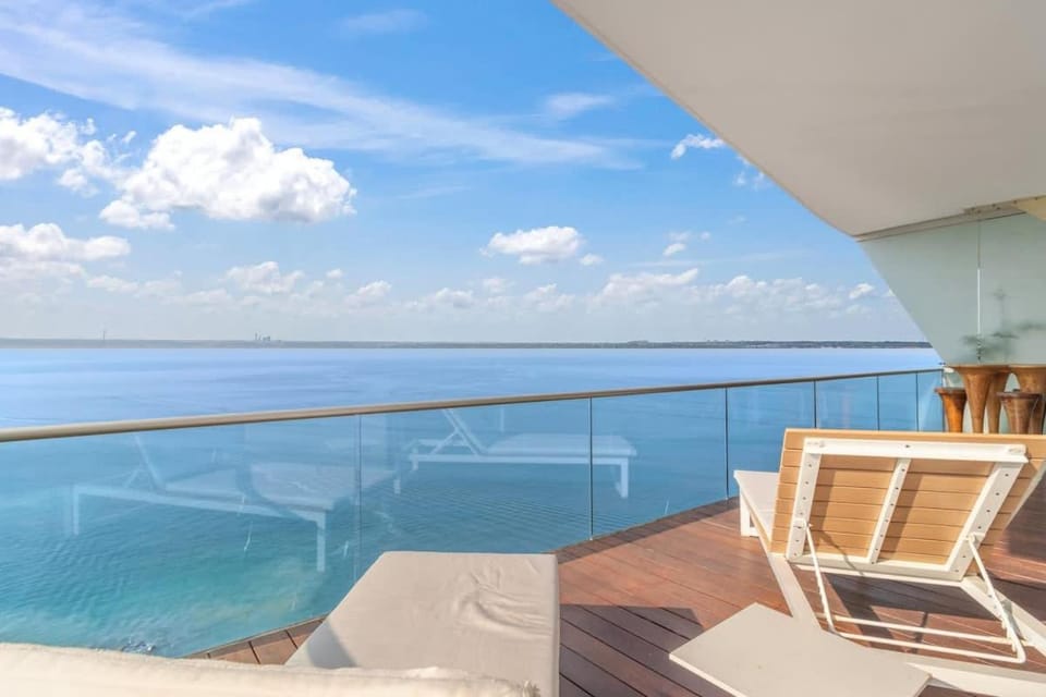 Luxury Beach Front Condo 21st Floor Views House in Puerto Vallarta