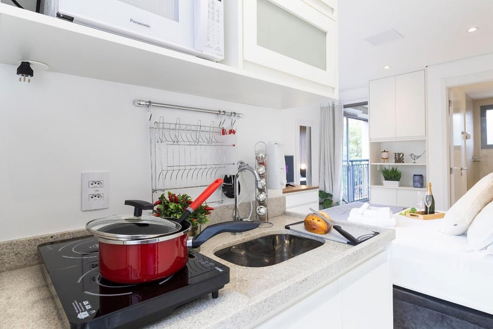 Kitchen or kitchenette, Food and drinks, Lunch, Dinner