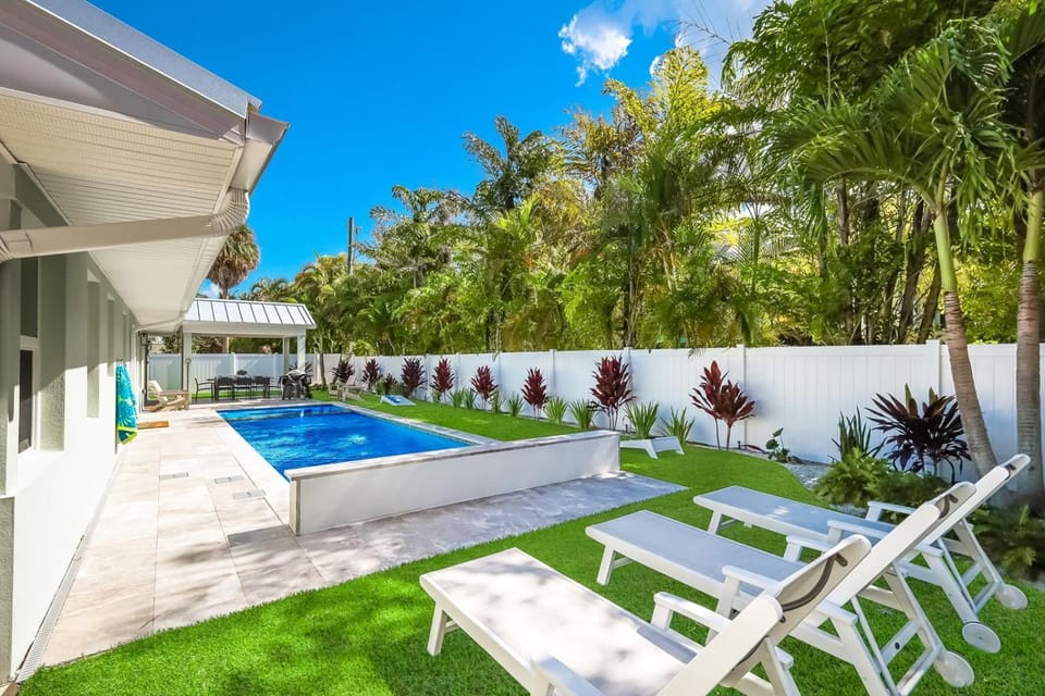 Seabatical - Pool & Spa House in Holmes Beach