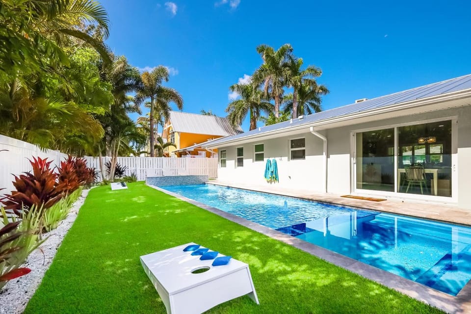 Seabatical - Pool & Spa House in Holmes Beach
