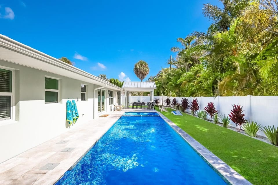 Seabatical - Pool & Spa House in Holmes Beach
