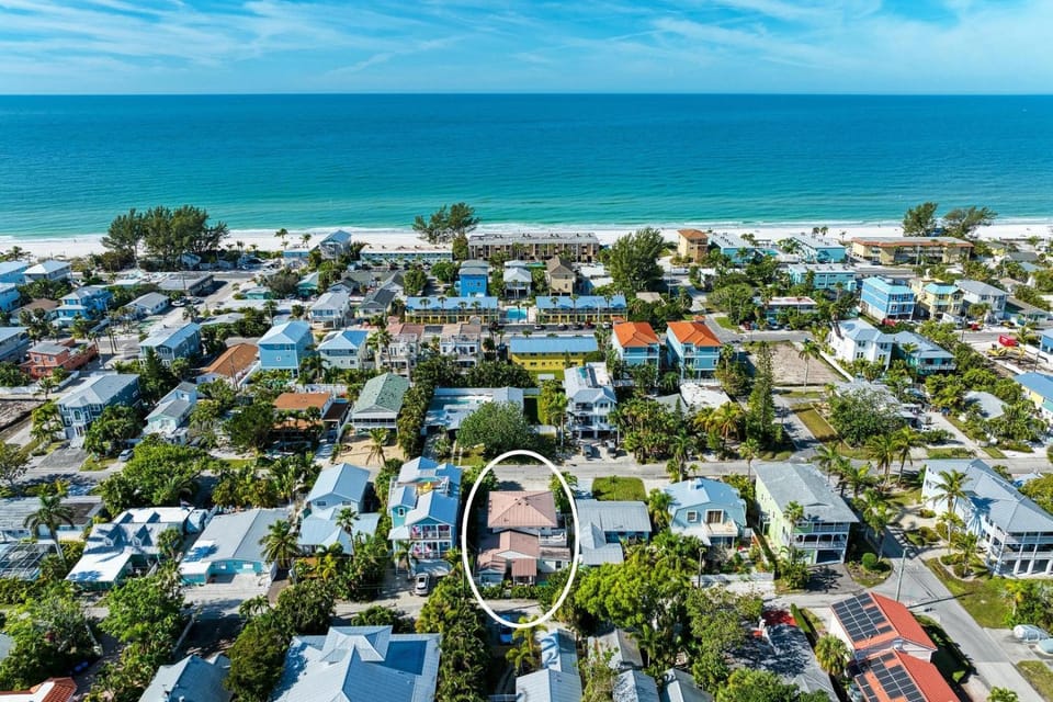 Seashell Oasis - Dog Friendly, Pool by Anna Maria Life House in Bradenton Beach