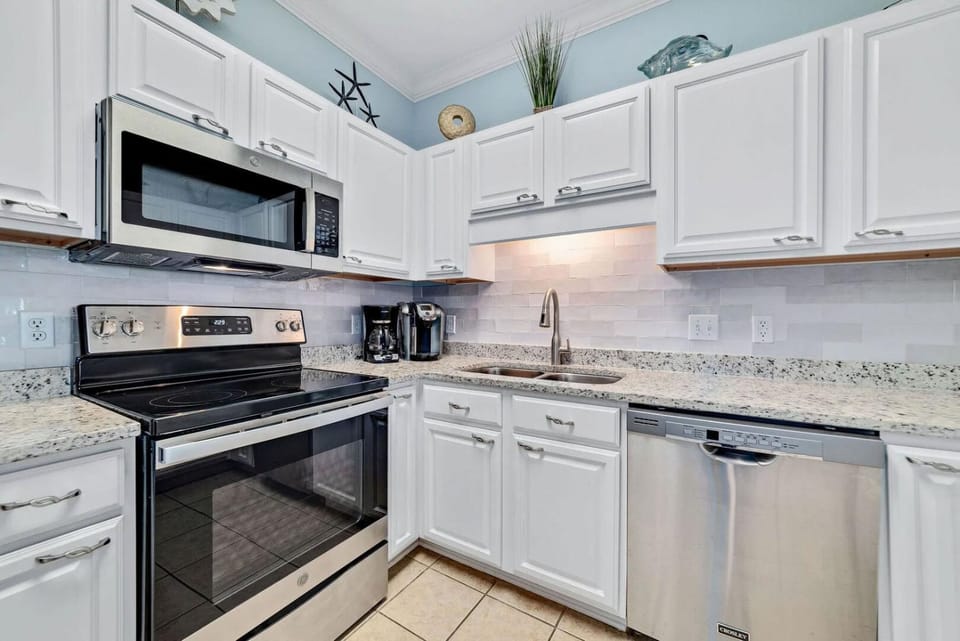 Kitchen or kitchenette, kitchen