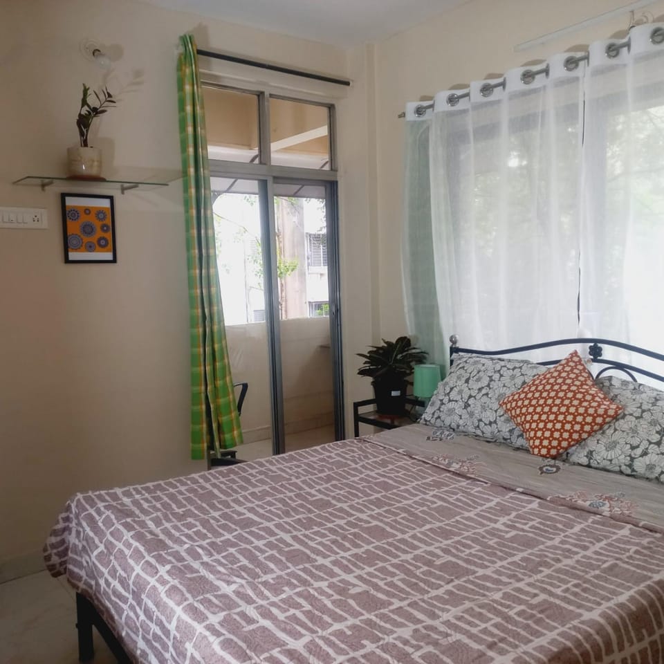 lovely room in koregaonpark Vacation rental in Pune