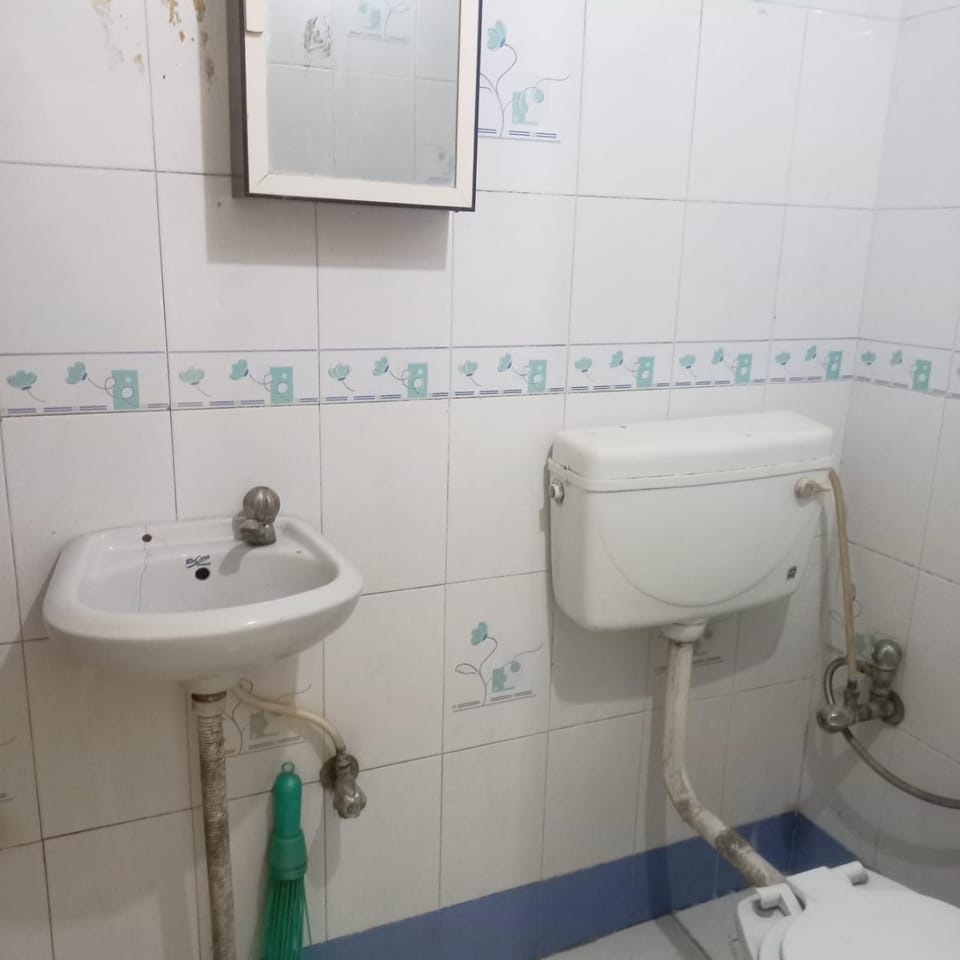 lovely room in koregaonpark Vacation rental in Pune