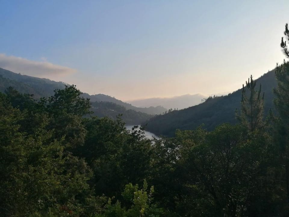 Sorte do Jugo - Lakeside cottage with private beach Chalet in Viana do Castelo District, Portugal