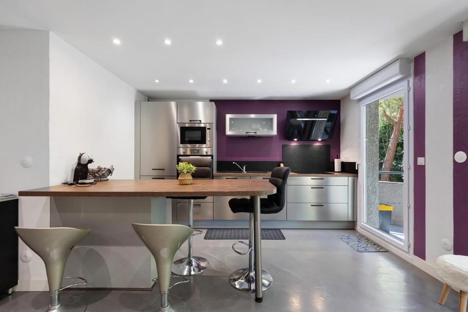 Kitchen or kitchenette, Living room