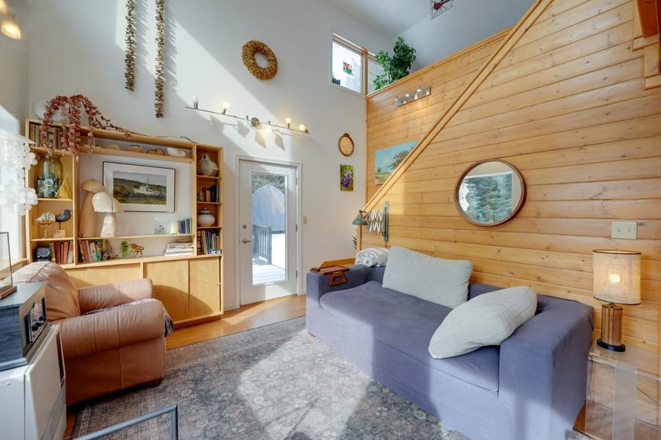 Bring Your Pets! Secluded Homer Escape w/ Deck House in Homer